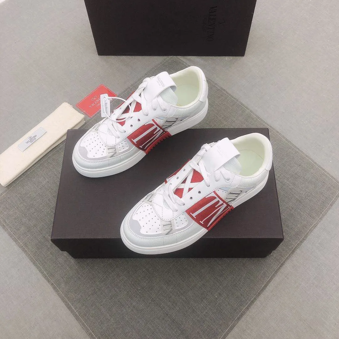 P440▫️V L7N spring and summer 🆕calf leather strap sneakers, no man should be able to refuse this style, classic color, so handsome! Purchase a high-precision replica of the original version to instantly sell off the market currency! 6 VLTN logo rubber effect straps - Valentino Garavani Logo printed on the back and tongue, all materials are customized to ensure quality! Size: 38/45 No. 018